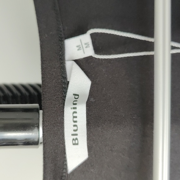 BNWT - black blouse - Picture 4 of 4